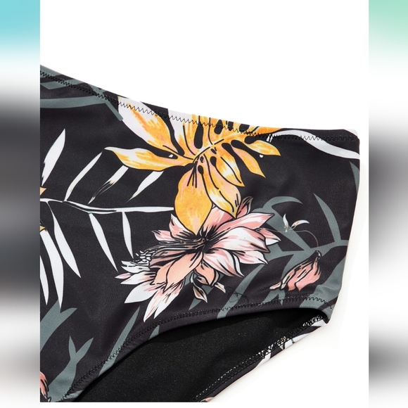 SUUKSESS 2 Piece Halter Tankini Swimsuit - Picture 5 of 7